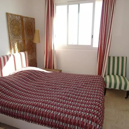 Hyères, 2 Pièces, 4 Personnes - Fr-1-335-123