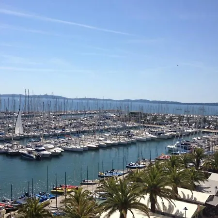 Appartement Hyères, 2 Pièces, 4 Personnes - Fr-1-335-123 *